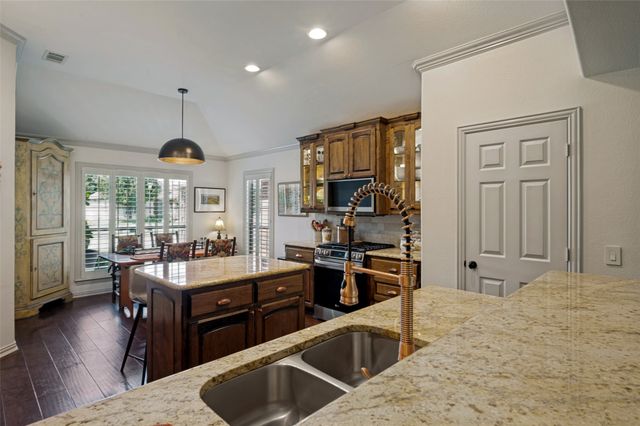 8901 Crestview Drive, Denton, TX 76207