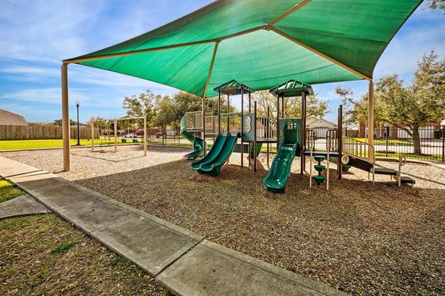 28 Carmel Chase Court, Manvel, TX 77578