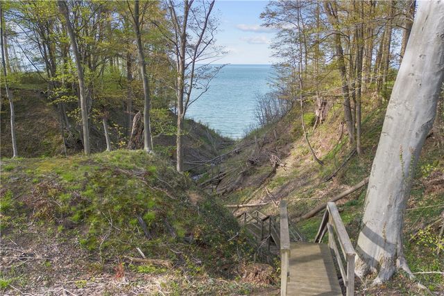 8498 E Lake, Harborcreek Twp, PA 16511