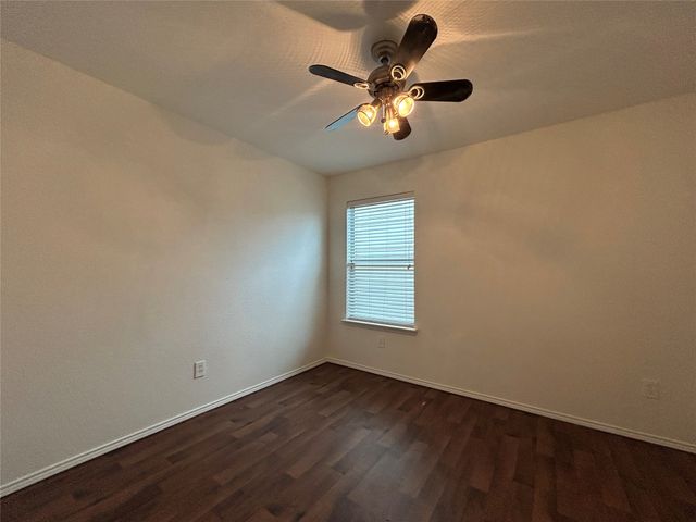 10745 Many Oaks Drive, Fort Worth, TX 76140