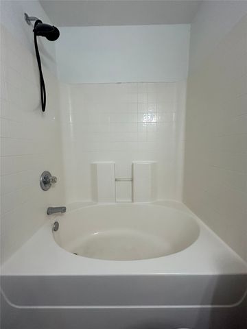 10745 Many Oaks Drive, Fort Worth, TX 76140