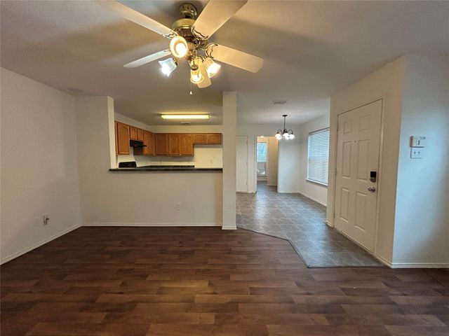 10745 Many Oaks Drive, Fort Worth, TX 76140