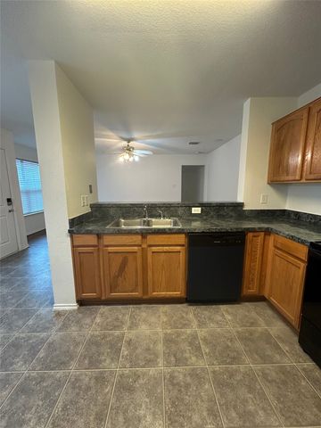 10745 Many Oaks Drive, Fort Worth, TX 76140