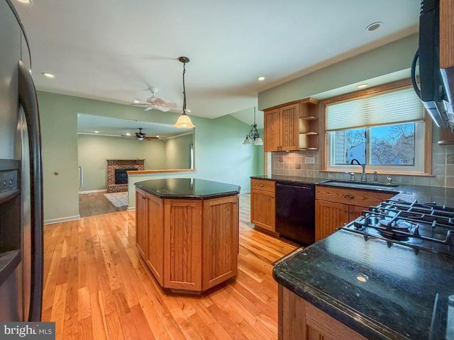 304 BARNSBURY RD, Langhorne, PA 19047