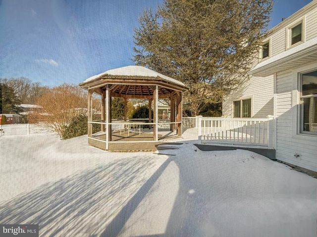 304 BARNSBURY RD, Langhorne, PA 19047