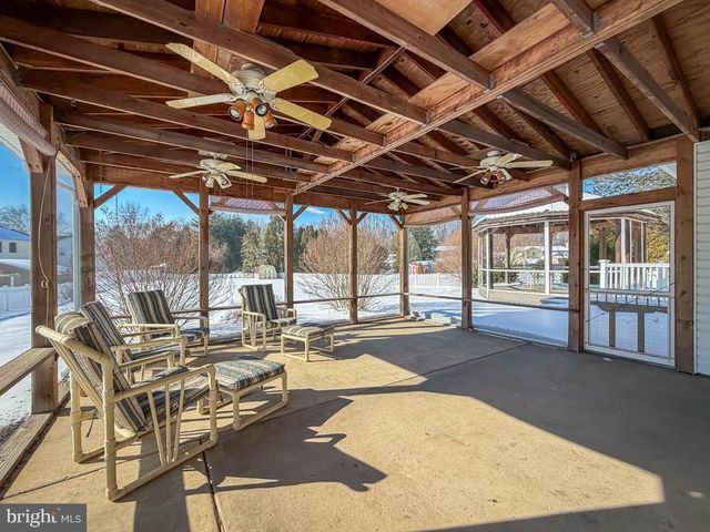 304 BARNSBURY RD, Langhorne, PA 19047