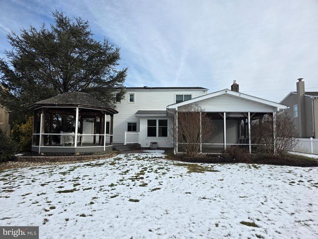 304 BARNSBURY RD, Langhorne, PA 19047