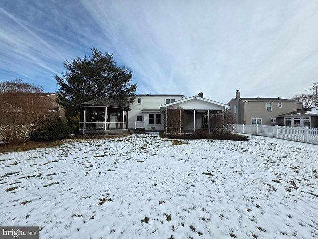 304 BARNSBURY RD, Langhorne, PA 19047