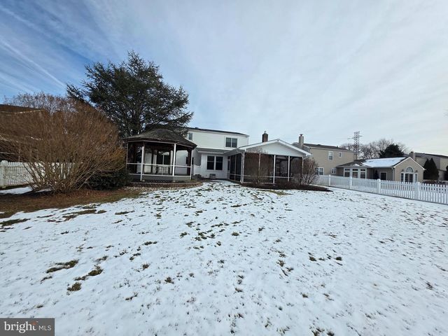 304 BARNSBURY RD, Langhorne, PA 19047