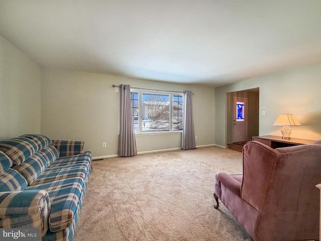 304 BARNSBURY RD, Langhorne, PA 19047