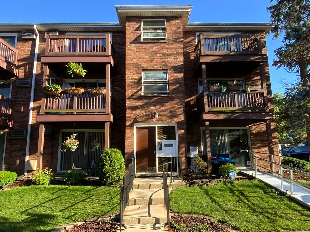 14810 S Kilpatrick Avenue 411, Midlothian, IL 60445