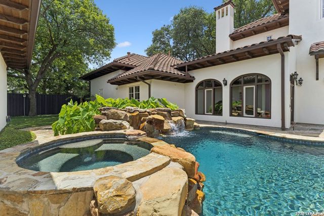 512 TERRELL ROAD, San Antonio, TX 78209