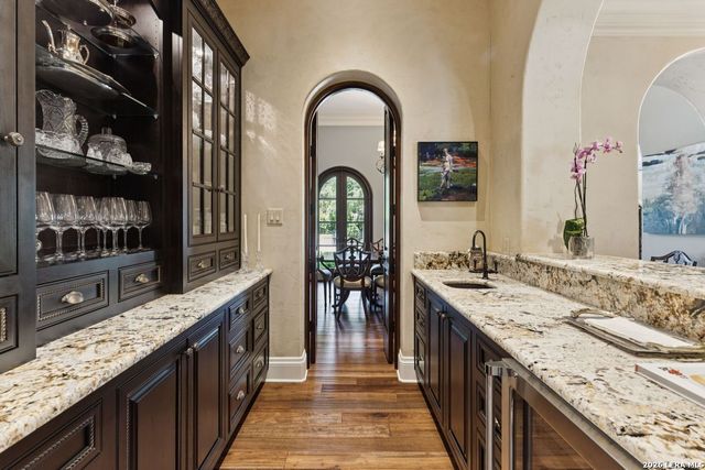 512 TERRELL ROAD, San Antonio, TX 78209