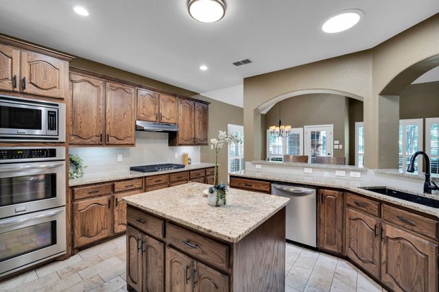 1450 Branding Iron Way, Midlothian, TX 76065