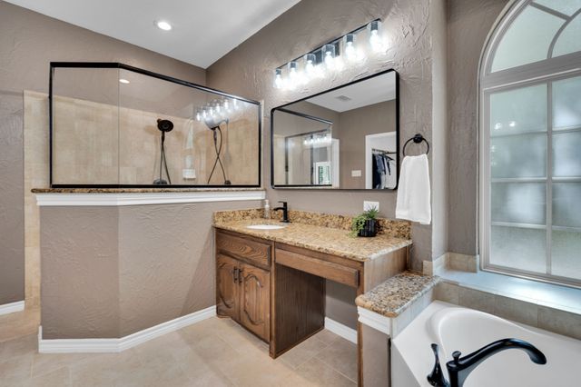1450 Branding Iron Way, Midlothian, TX 76065