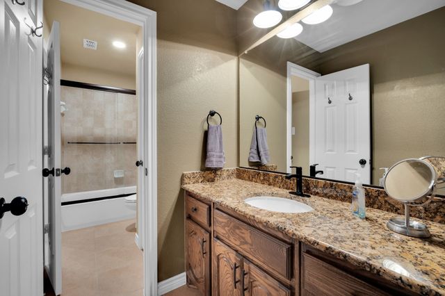 1450 Branding Iron Way, Midlothian, TX 76065
