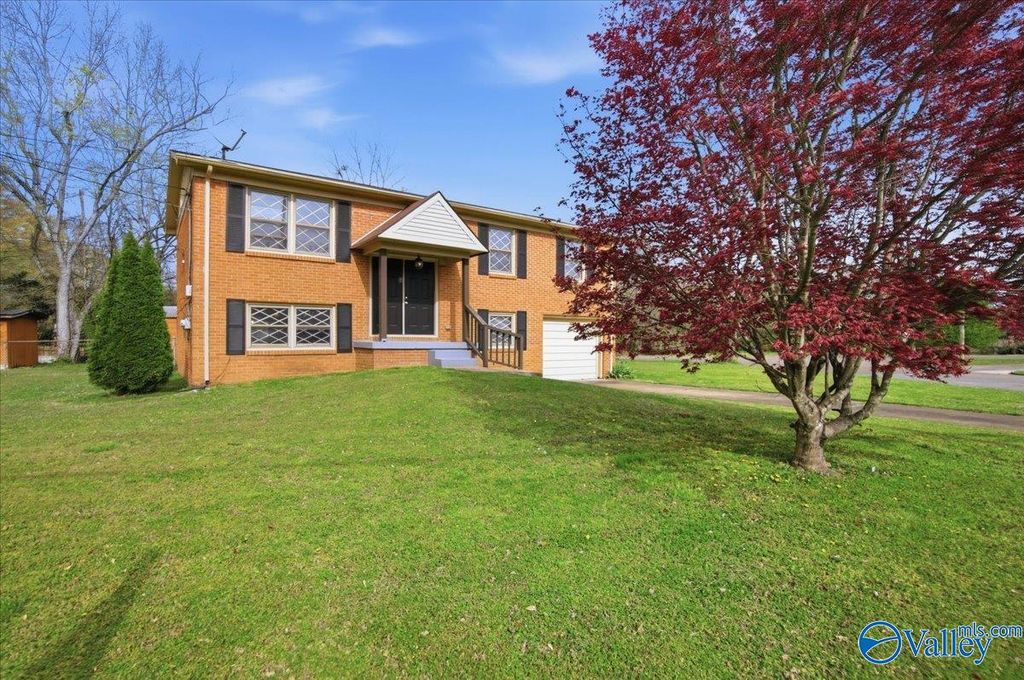 6100 Belgrade Drive NW, Huntsville, AL 35810