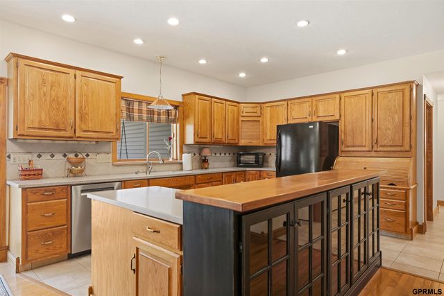 3301 Birchwood Drive, Bellevue, NE 68123