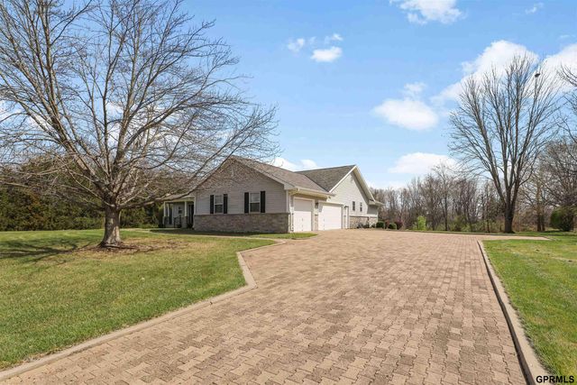 3301 Birchwood Drive, Bellevue, NE 68123