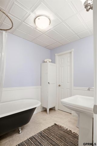 3301 Birchwood Drive, Bellevue, NE 68123