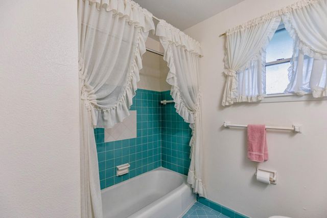 7043 Carvel Lane, Houston, TX 77074