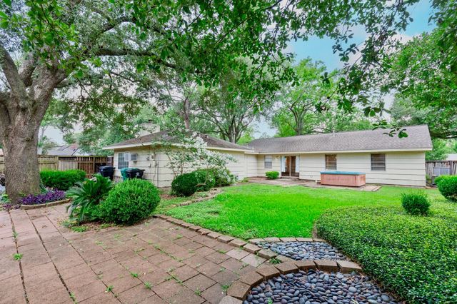 7043 Carvel Lane, Houston, TX 77074