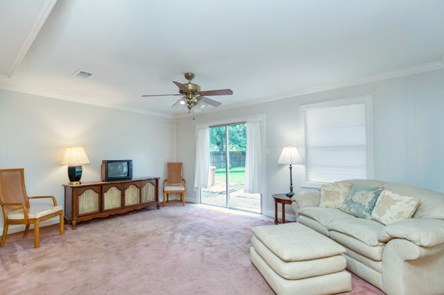 7043 Carvel Lane, Houston, TX 77074