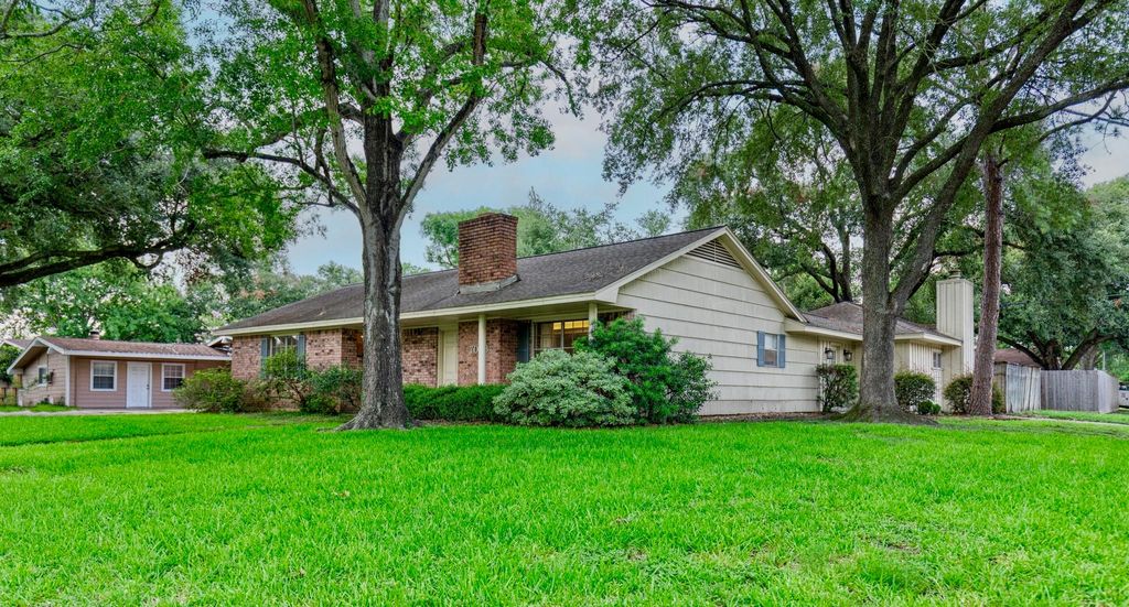 7043 Carvel Lane, Houston, TX 77074