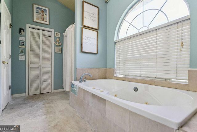 390 Harbor View Drive, Woodbine, GA 31569