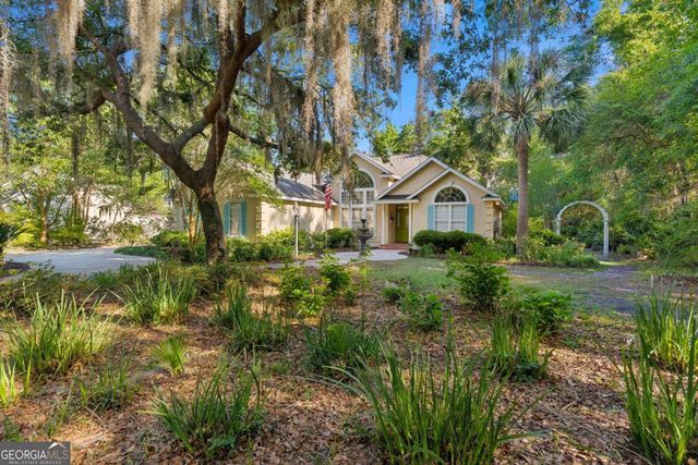 390 Harbor View Drive, Woodbine, GA 31569