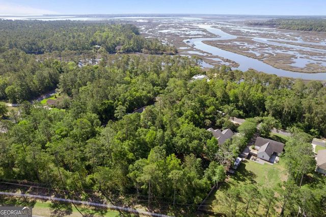 390 Harbor View Drive, Woodbine, GA 31569
