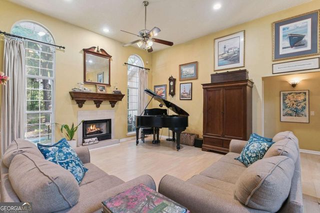 390 Harbor View Drive, Woodbine, GA 31569