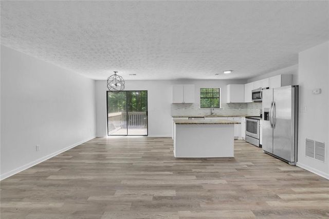 1909 Suwanee Valley Road, Lawrenceville, GA 30043