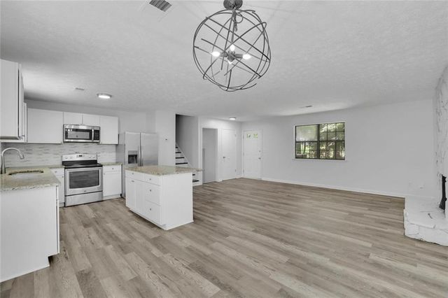 1909 Suwanee Valley Road, Lawrenceville, GA 30043