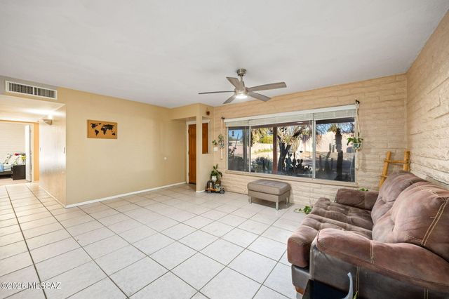 535 N Banff Avenue, Tucson, AZ 85748