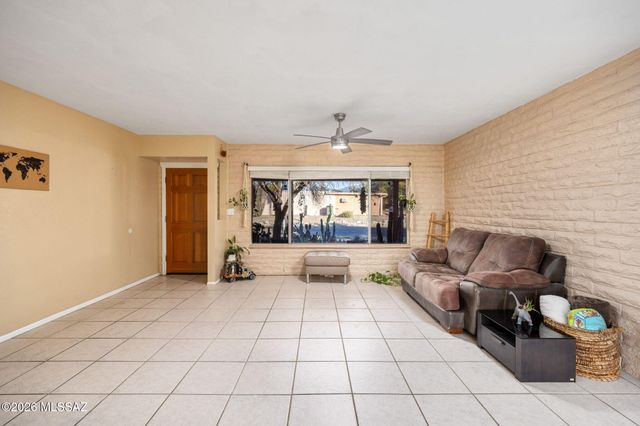 535 N Banff Avenue, Tucson, AZ 85748