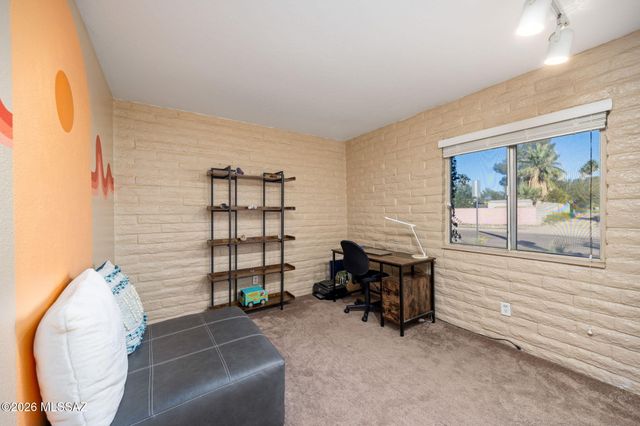 535 N Banff Avenue, Tucson, AZ 85748