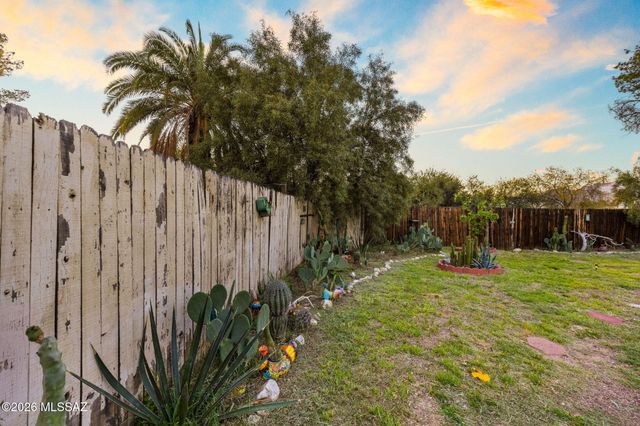 535 N Banff Avenue, Tucson, AZ 85748