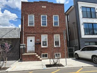 94 Elm Rd, Newark City, NJ 07105