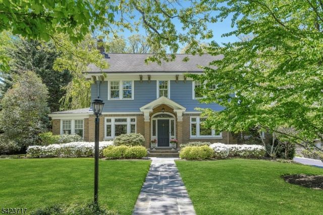 230 Summit Ave, Summit City, NJ 07901