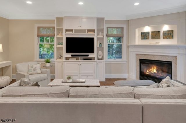 230 Summit Ave, Summit City, NJ 07901