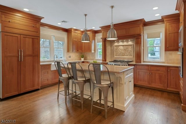 230 Summit Ave, Summit City, NJ 07901