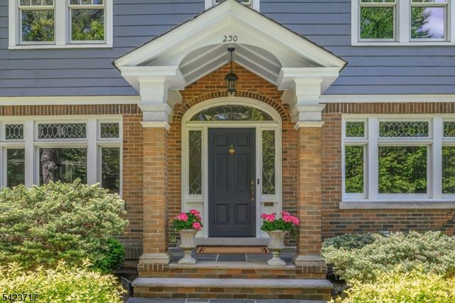 230 Summit Ave, Summit City, NJ 07901