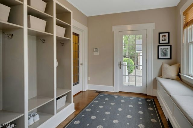 230 Summit Ave, Summit City, NJ 07901