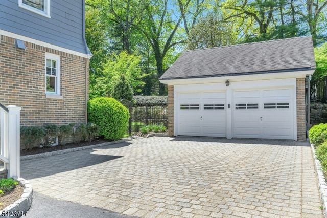 230 Summit Ave, Summit City, NJ 07901