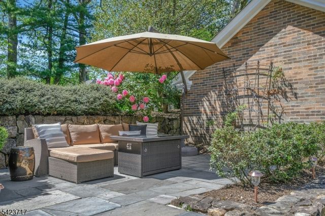 230 Summit Ave, Summit City, NJ 07901