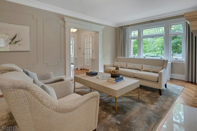230 Summit Ave, Summit City, NJ 07901