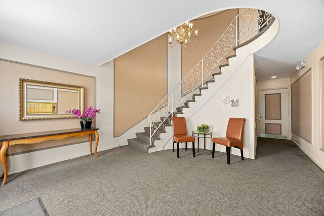 140 Carriage Way Drive C218, Burr Ridge, IL 60527