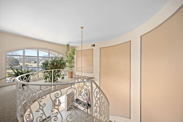 140 Carriage Way Drive C218, Burr Ridge, IL 60527