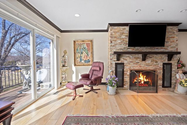 140 Carriage Way Drive C218, Burr Ridge, IL 60527